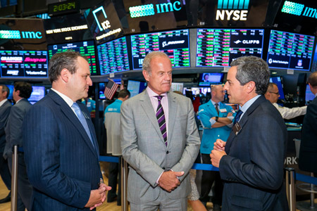 Kelsey Grammer visits the NYSE